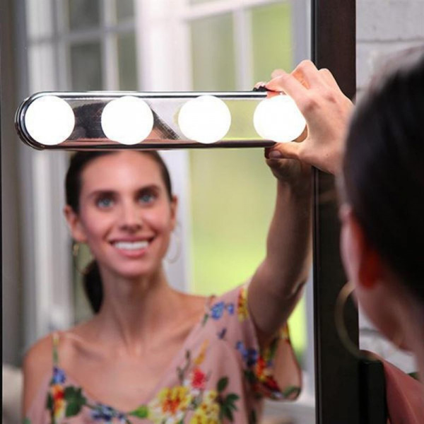 StudieLight Hollywood Makeuplys med sugekop til spejl