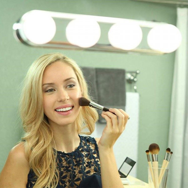 StudieLight Hollywood Makeuplys med sugekop til spejl